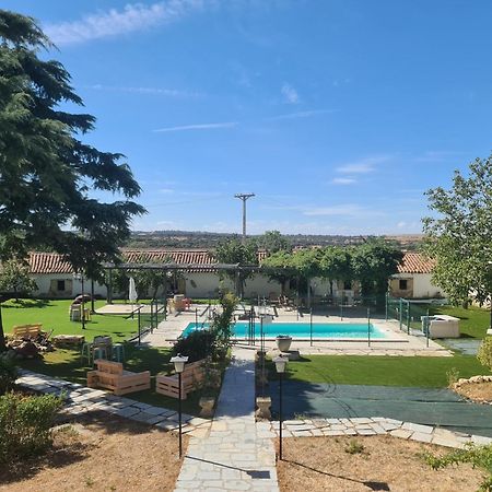 Casa Rural Palacio Conde De Aldana Con Piscina Entre Encinares Y Dehesas Terradillos Екстериор снимка