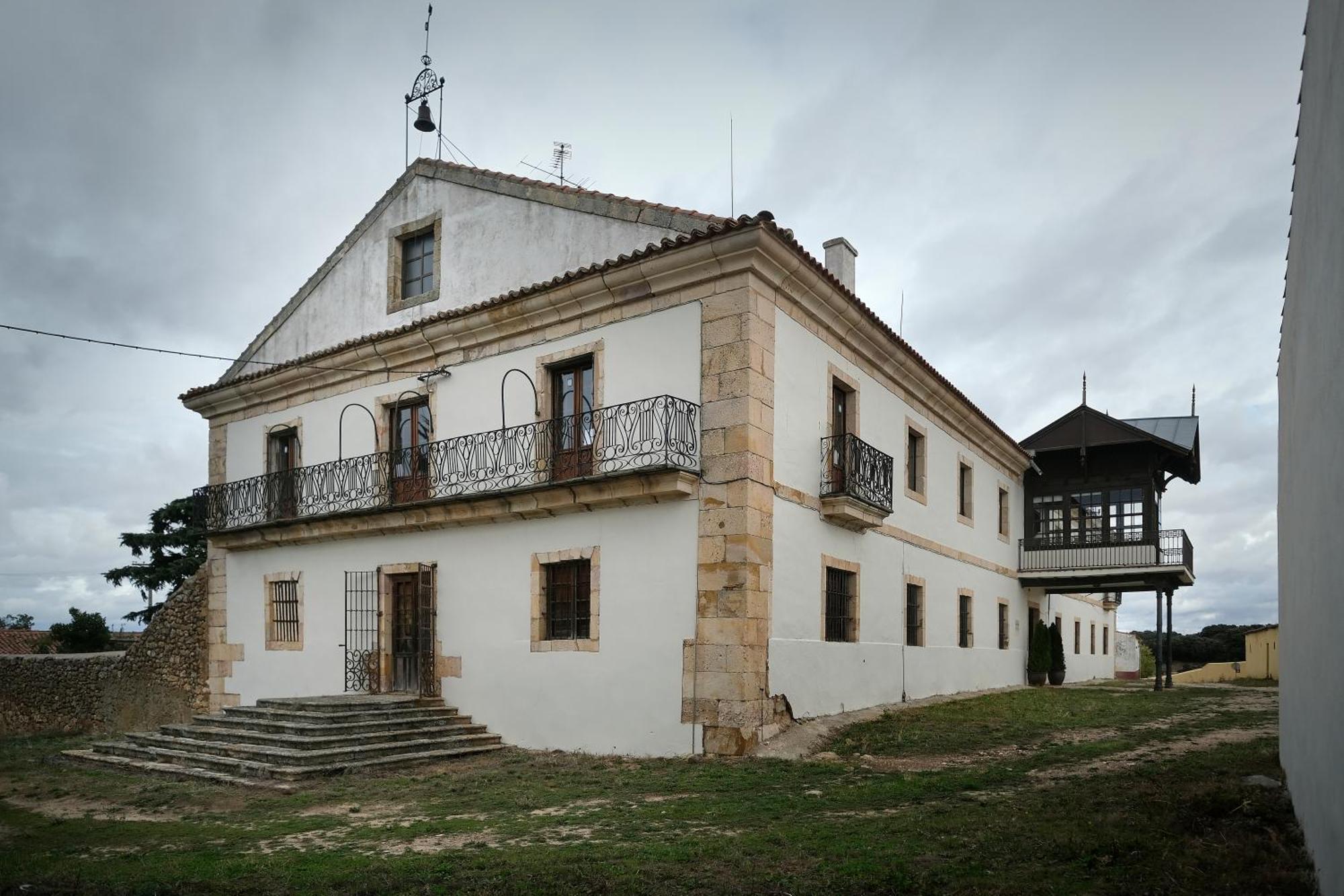 Casa Rural Palacio Conde De Aldana Con Piscina Entre Encinares Y Dehesas Terradillos Екстериор снимка