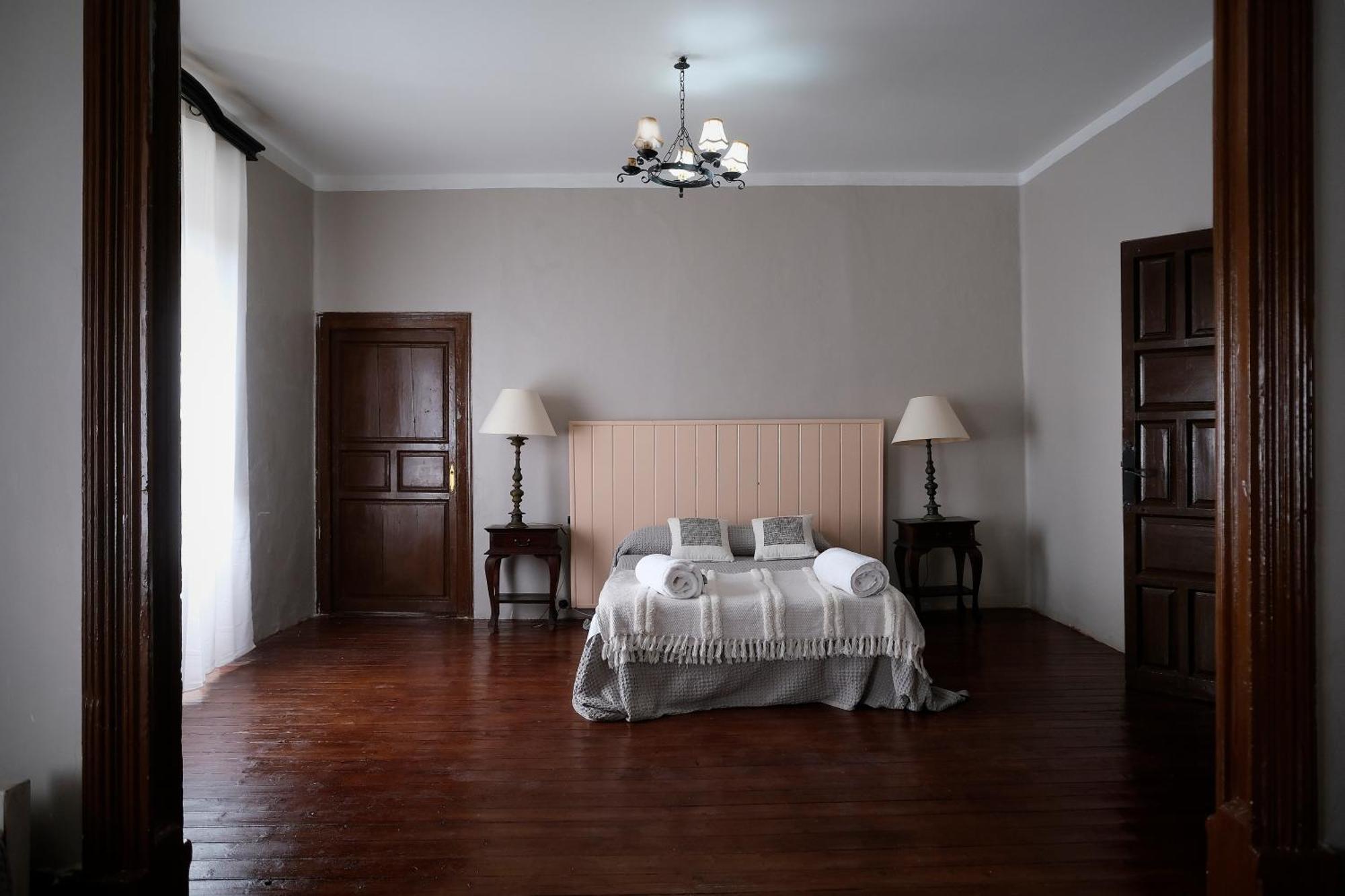 Casa Rural Palacio Conde De Aldana Con Piscina Entre Encinares Y Dehesas Terradillos Екстериор снимка